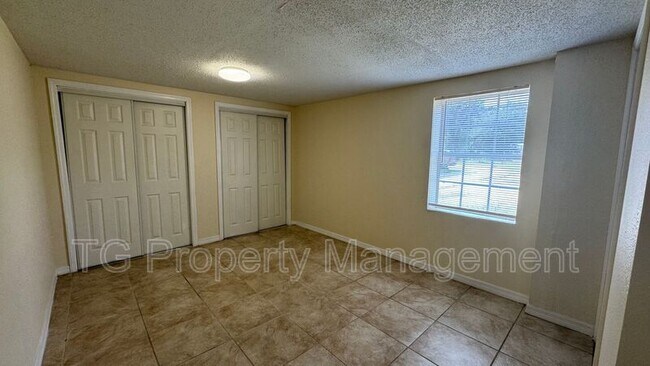 Building Photo - 2825 Moncrief Rd