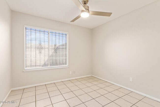 Building Photo - 1754 E Alta Vista Rd