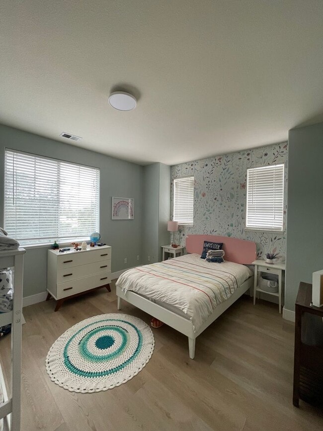 Building Photo - 3800 Venus Ct