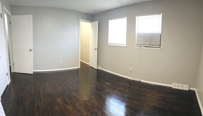 Building Photo - 24496 Clareshire Dr