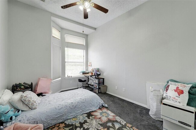 Building Photo - 2802 Nueces St