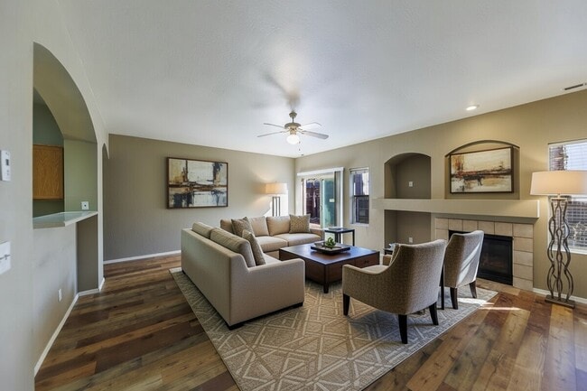 Building Photo - 19 W Soap Creek Trail