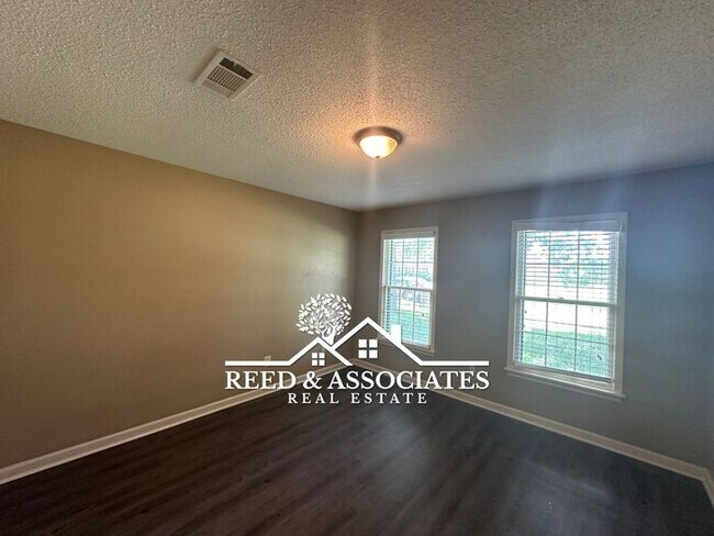 Building Photo - Spacious 4 Bedroom in GERMANTOWN!!