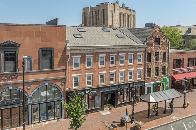 Building Photo - 23-25 Broadway