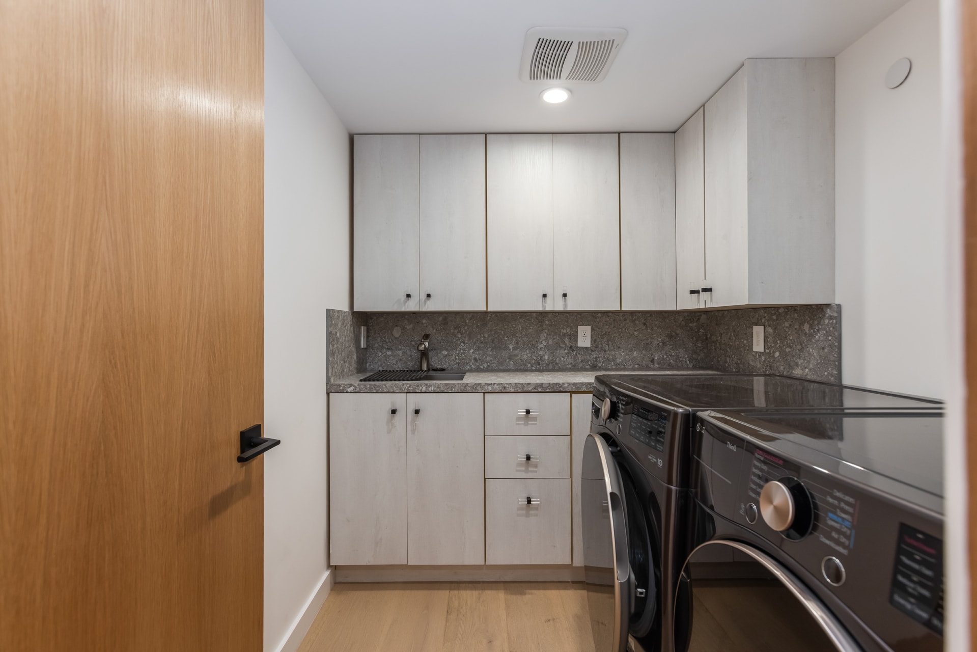 Laundry Room - 1161 Stearns Dr