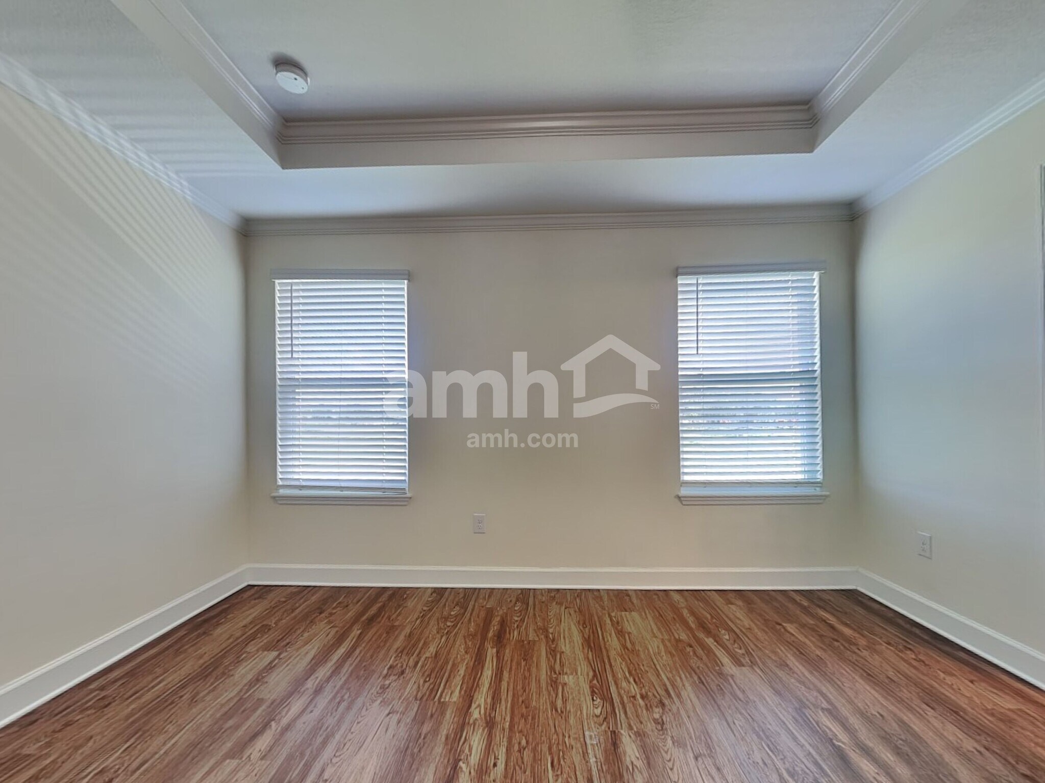 Building Photo - 1017 Island Pond Dr
