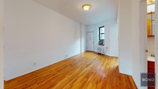 Building Photo - 417 E 65th St