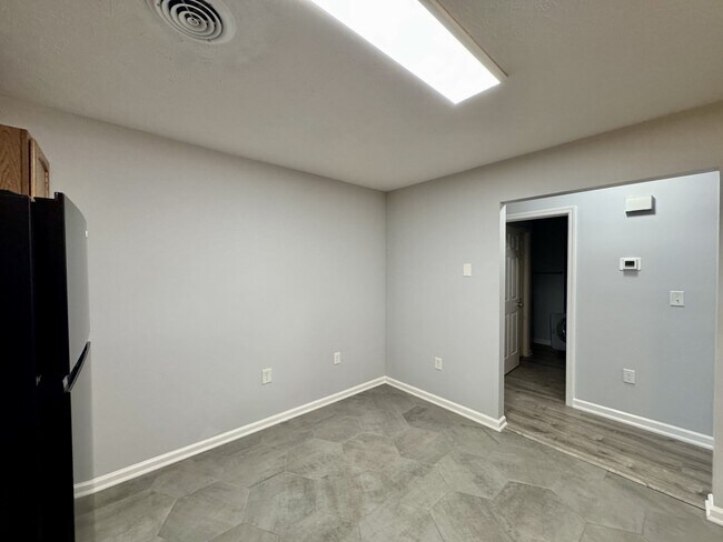 Building Photo - 101 Pinewood Dr