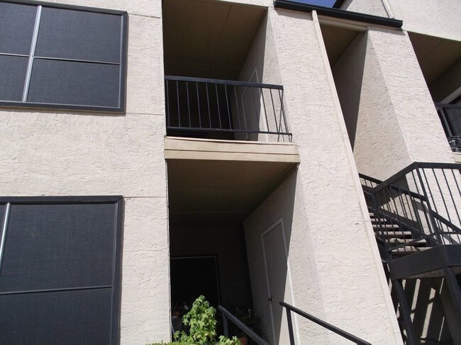Building Photo - Waterford at the Park Apartments