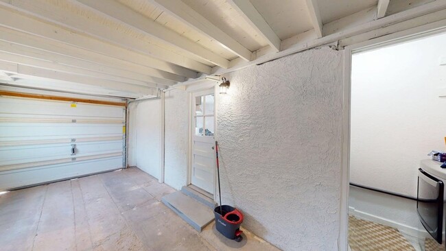 Building Photo - 410 Arapaho Trail