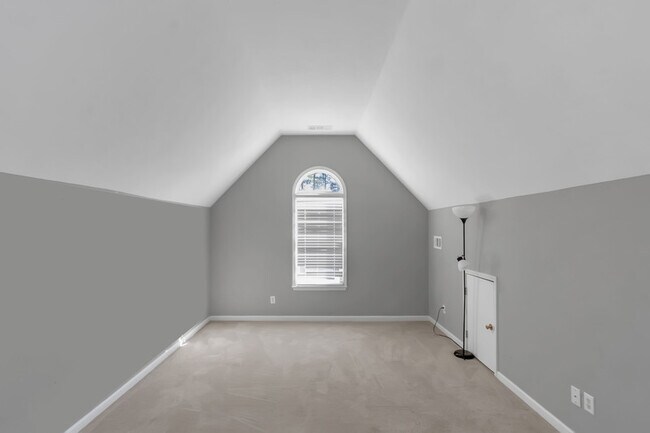 Building Photo - 13065 Tidewater Crossing