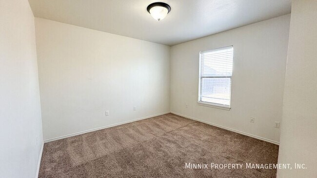 Building Photo - 6804 Oakridge Ave