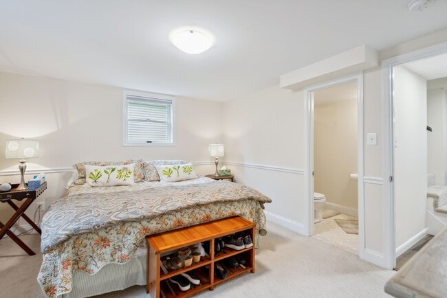 Building Photo - Totally update and impeccably maintained 4...