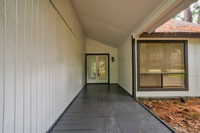 Building Photo - 42 N Timber Top Dr