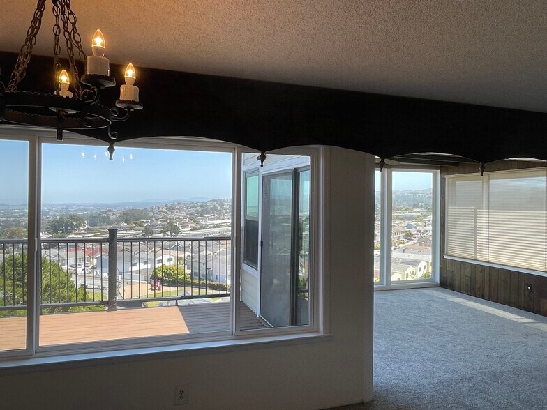 Building Photo - 515 Verducci Dr