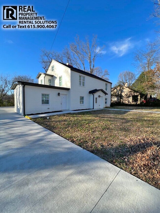 Building Photo - 605 Fairview Ave