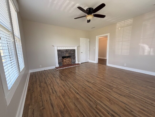 Building Photo - 1316 Broad St