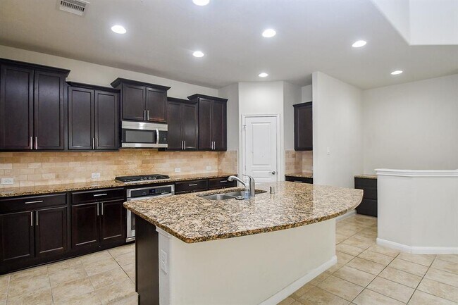 Building Photo - 30217 Live Oak Way