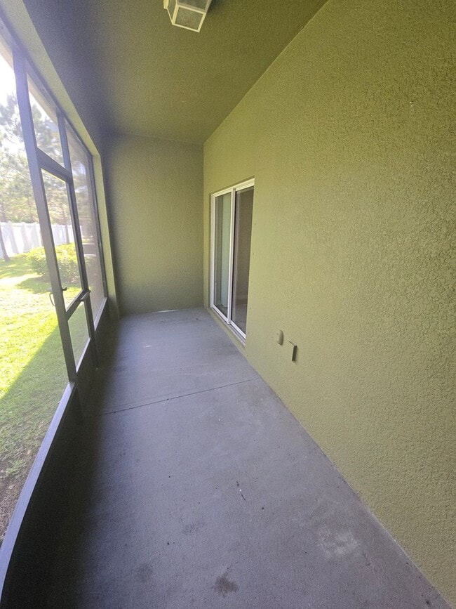 Building Photo - Town House 3/2.5 in Riverview