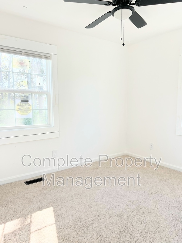 Building Photo - 5617 Avenue Q