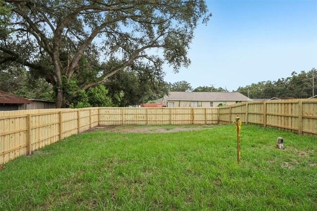 Building Photo - 10805 Juliann Rd