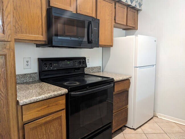 Building Photo - 8055 Cambridge St