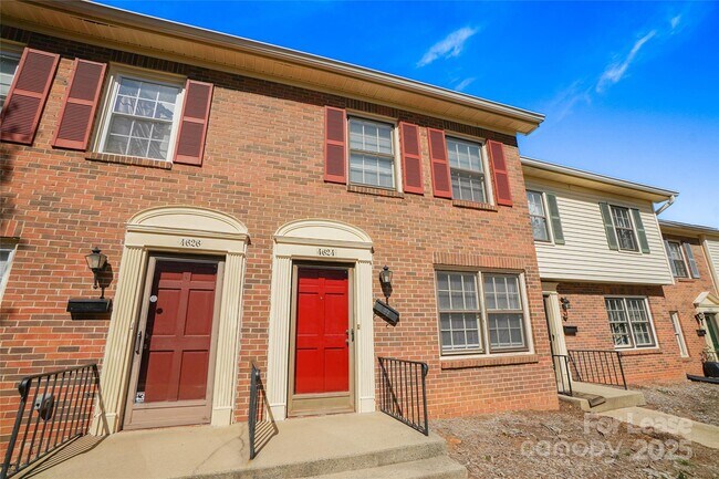 Primary Photo - 4624 Old Lantern Way