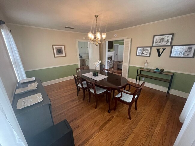 Building Photo - Spacious South Highlands 2 Bedroom Home with flex rooms!
