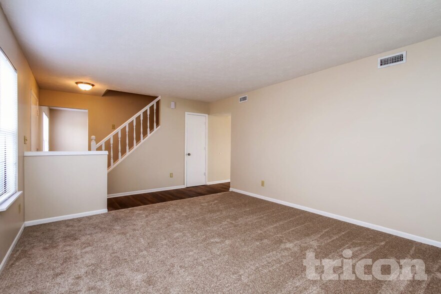 Building Photo - 5926 Bowie Ln