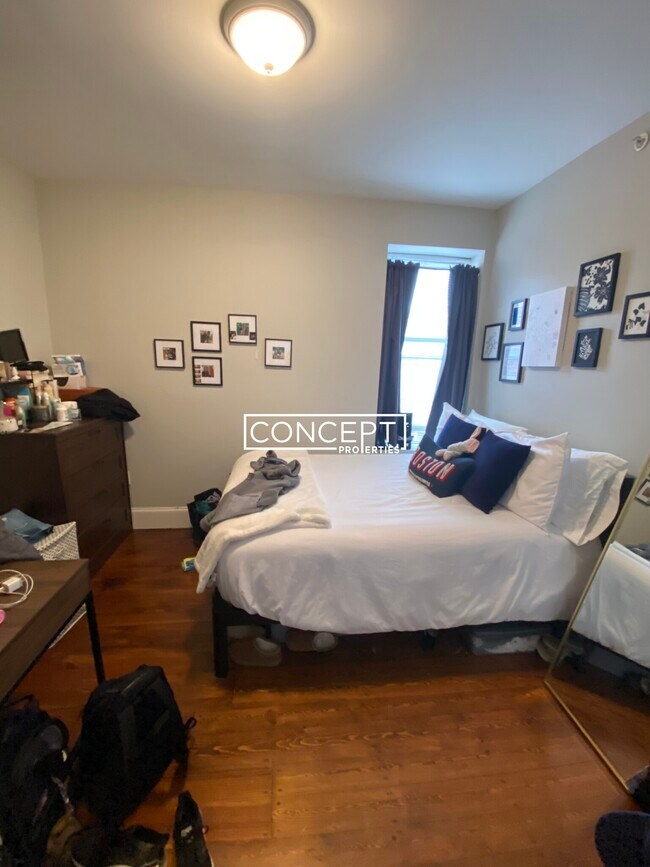 Building Photo - 16 Sewall St