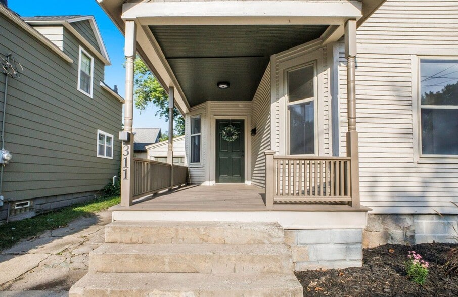 Building Photo - 311 Robey Pl SE