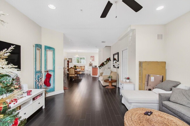 Building Photo - 321 Bayfront Dr