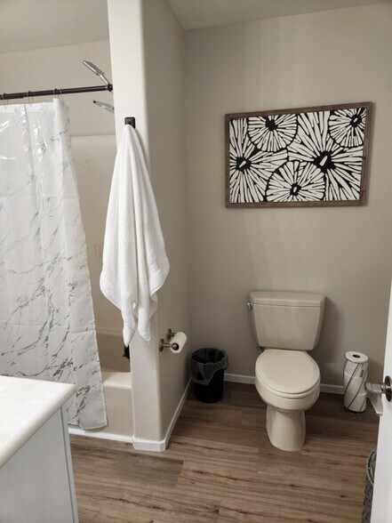 Bathroom - 2028 E River Rd