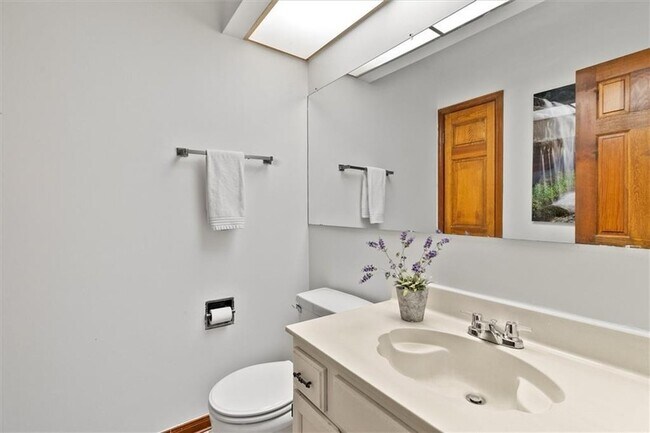 Building Photo - 16 Jacqueline Ct