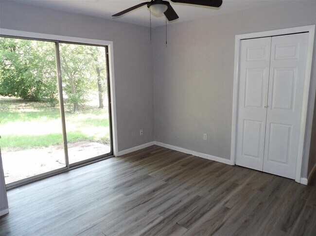 Building Photo - 4611 NW Santa Fe Ave