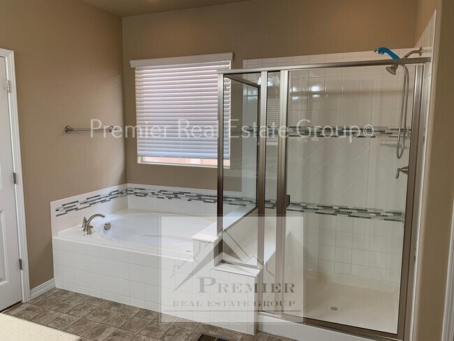 Building Photo - 5948 Revelstoke Dr