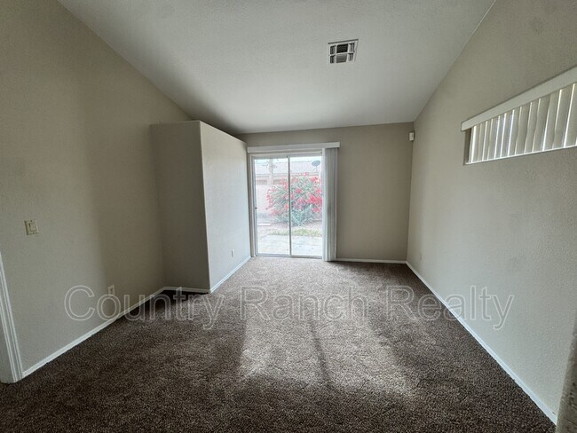 Building Photo - 1934 Easy St