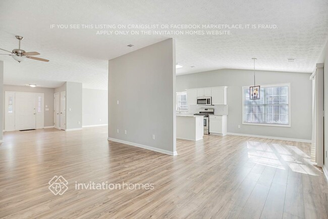 Building Photo - 425 2 Iron Trail NW