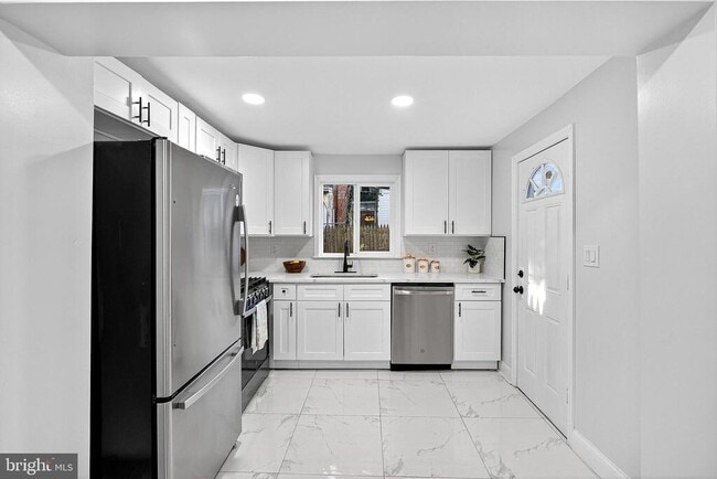 Building Photo - 903 Kirkwood St