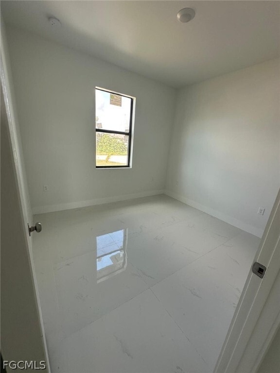 Building Photo - 465 Petite Ave