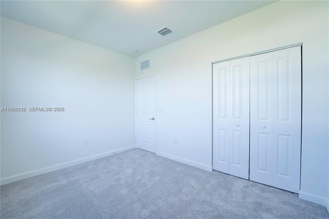 Building Photo - 4941 Peacock Wy