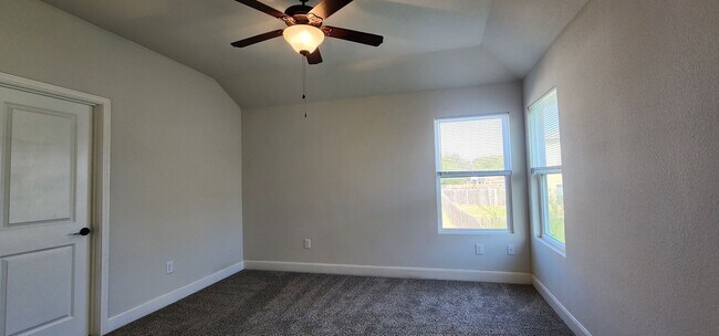 Building Photo - Townhome for rent