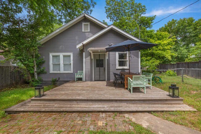Building Photo - 4805 Avenue F
