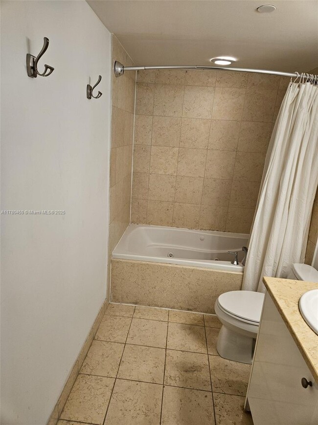 Building Photo - 20000 E Country Club Dr