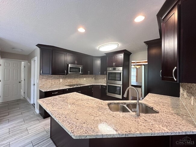 Building Photo - 2355 Henesy Ln