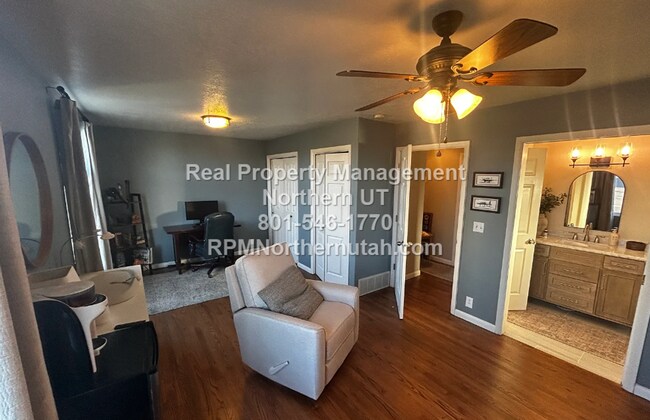 Building Photo - Large 5 bedroom home coming available in Layton