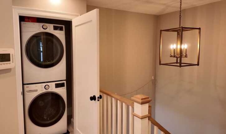 Building Photo - 33 Hovey St