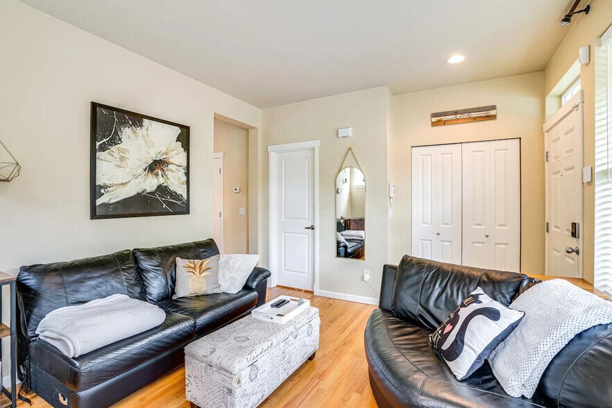 Building Photo - 23914 33rd Dr SE