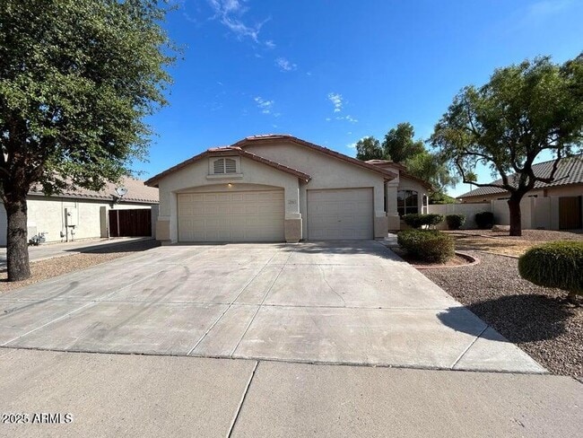 Primary Photo - 2352 E Kesler Ln