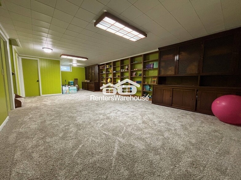 Building Photo - 9331 Portland Ave S